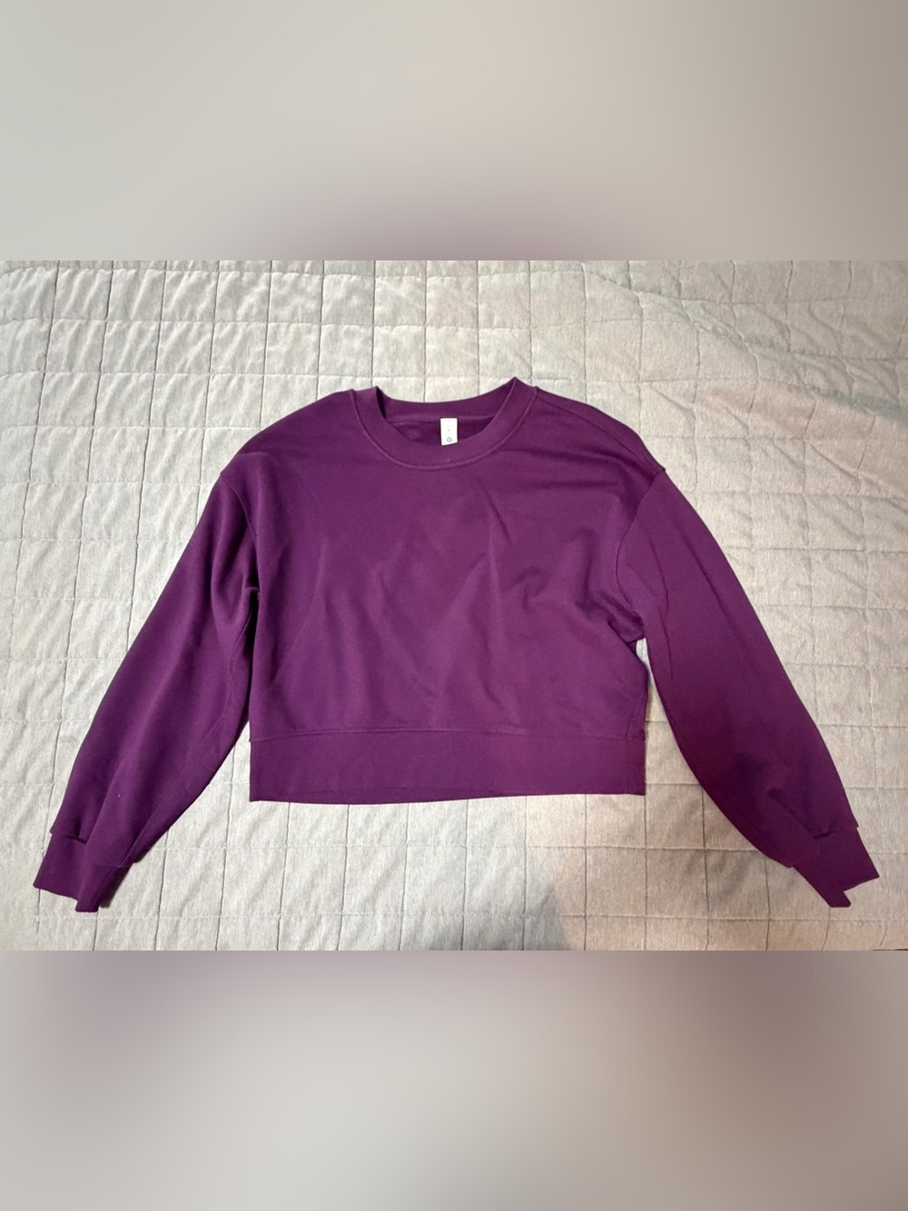 Lululemon - Perfectly Oversized
Cropped Crew - Size 4